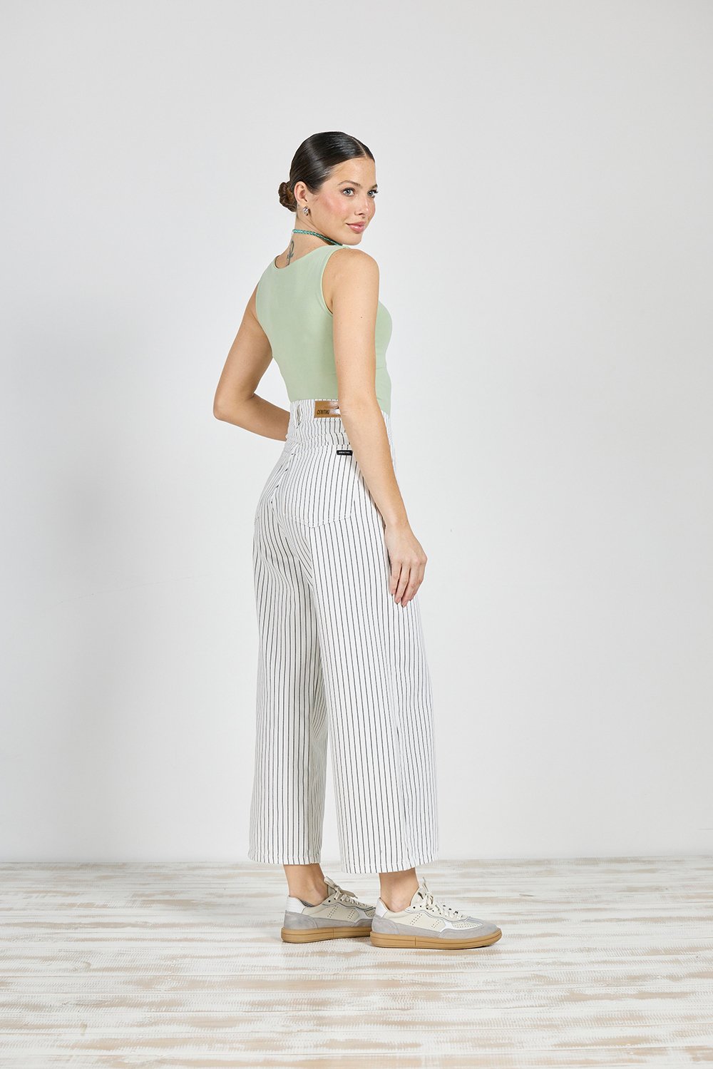 Alternative view of ART. 346 | WIDE LEG CROP BLANCO RAYADO RÍGIDO