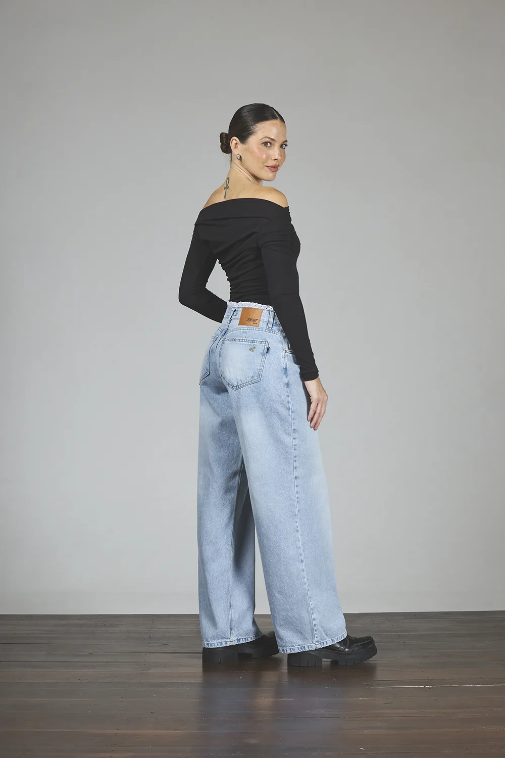 Alternative view of ART. 435 | BAGGY CINTURA CON BRODERY TIRO BAJO RÍGIDO