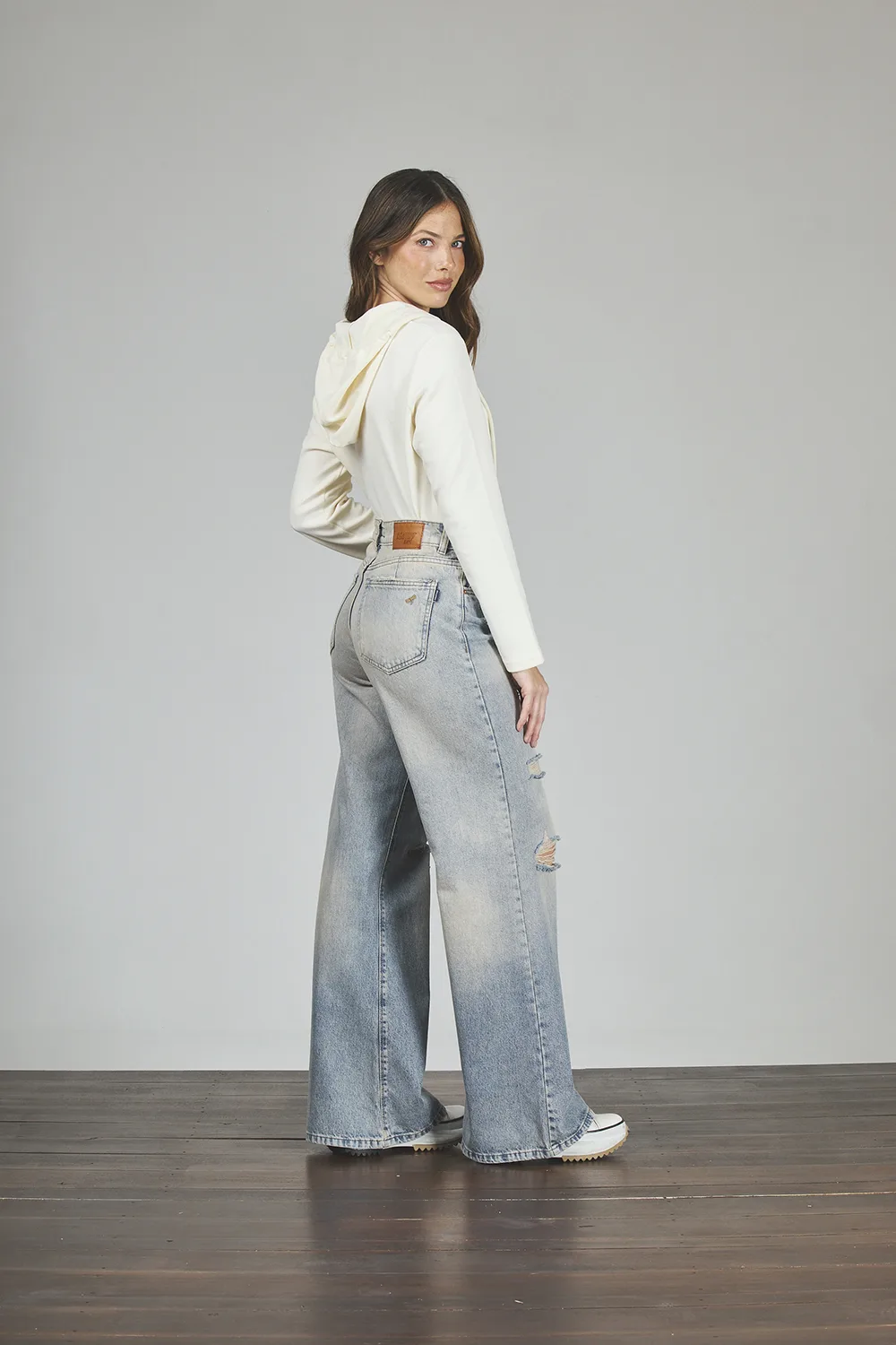 Alternative view of ART. 469 | WIDE LEG MATIZADO CON ROTURAS RÍGIDO