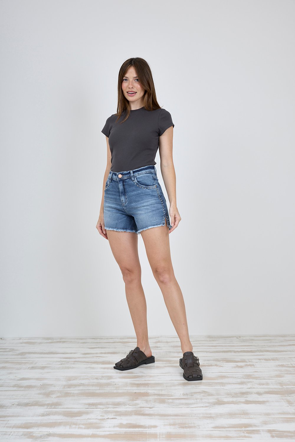 ART. C-107 | SHORT AZUL TACHA LATERAL ELASTIZADO