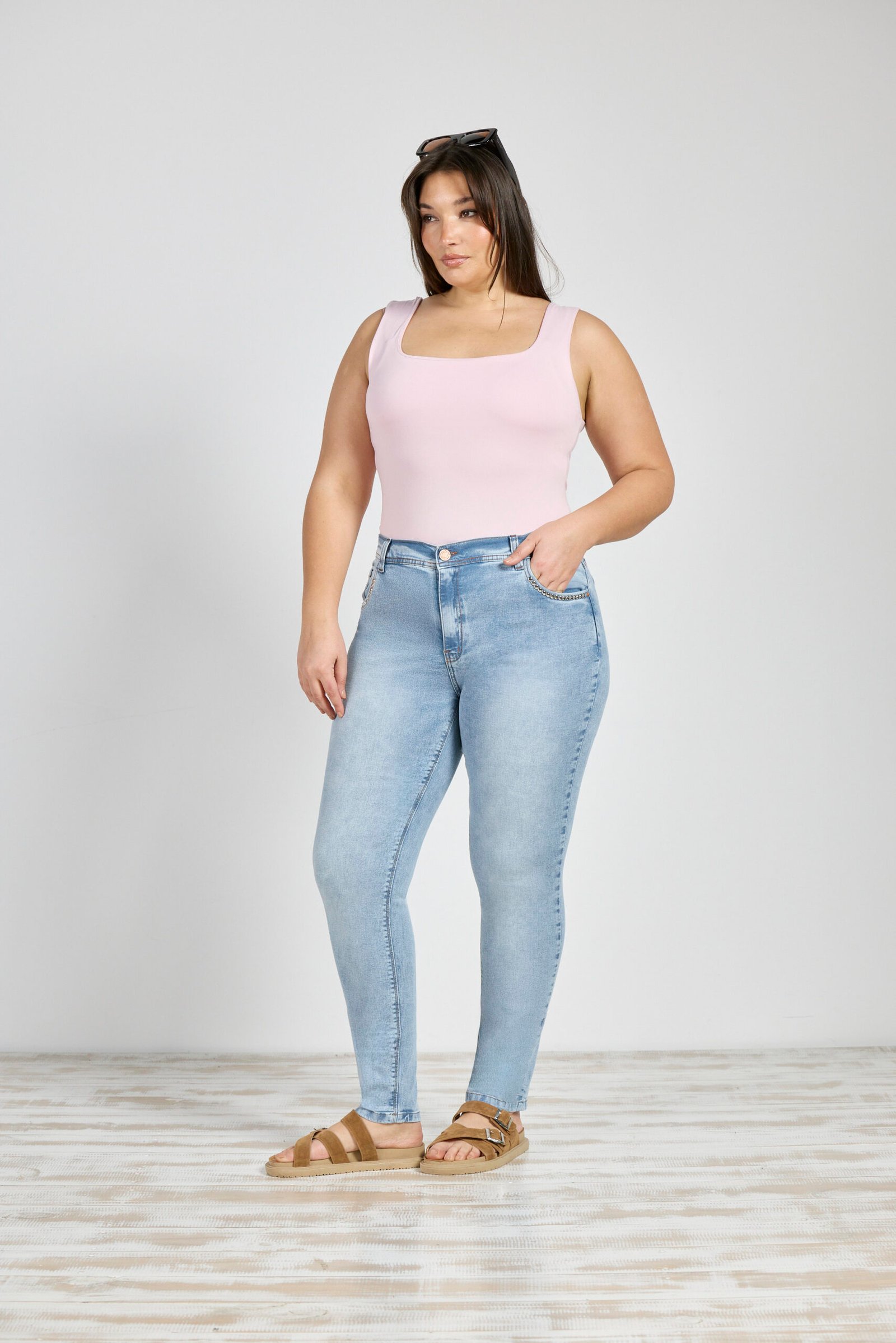 ART. 3010 | CELESTE BOLSILLO CON TACHA ELASTIZADO
