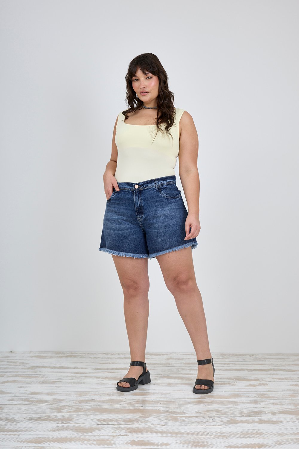 ART. M-575 | SHORT AZUL DEFLECADO RÍGIDO