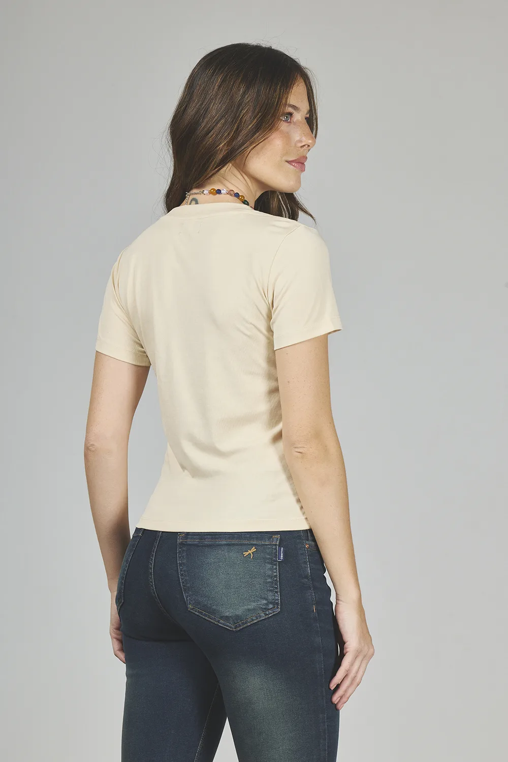 Alternative view of ART. E-702 | REMERA BASICA BEIGE MANGA CORTA