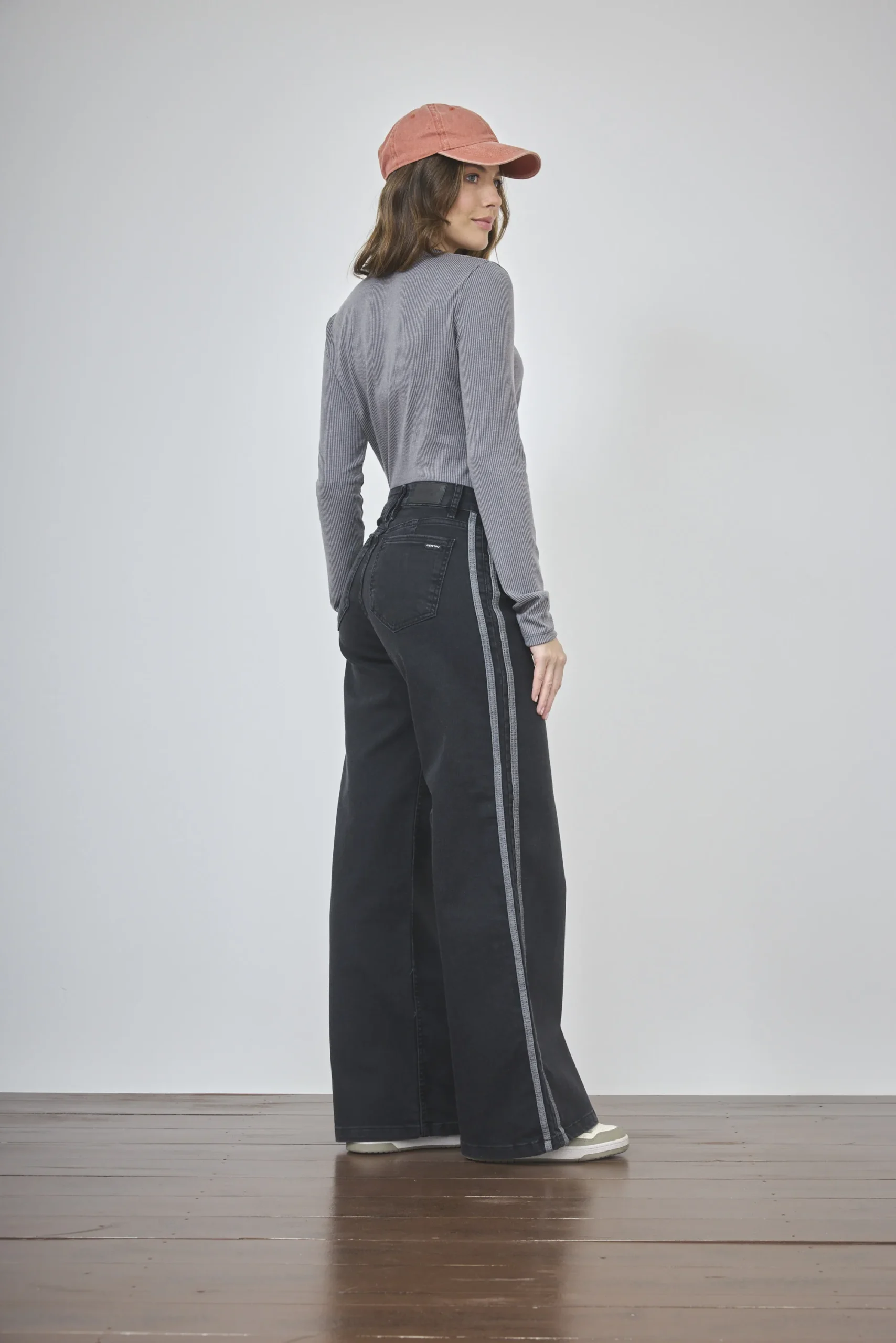 Alternative view of ART. 494 | WIDE LEG CON LINEAS NEGRO ELASTIZADO